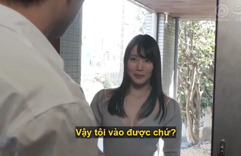 Anh chàng giàu có nhà bên cạnh bị em gái xinh tươi, mới dọn về cùng ông chồng, dụ dỗ làm tình.