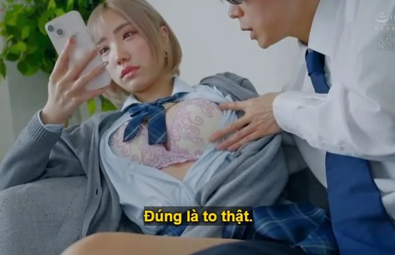 Tôi là nữ sinh băng giá, miễn có tiền là anh muốn hành động gì với tôi cũng được.